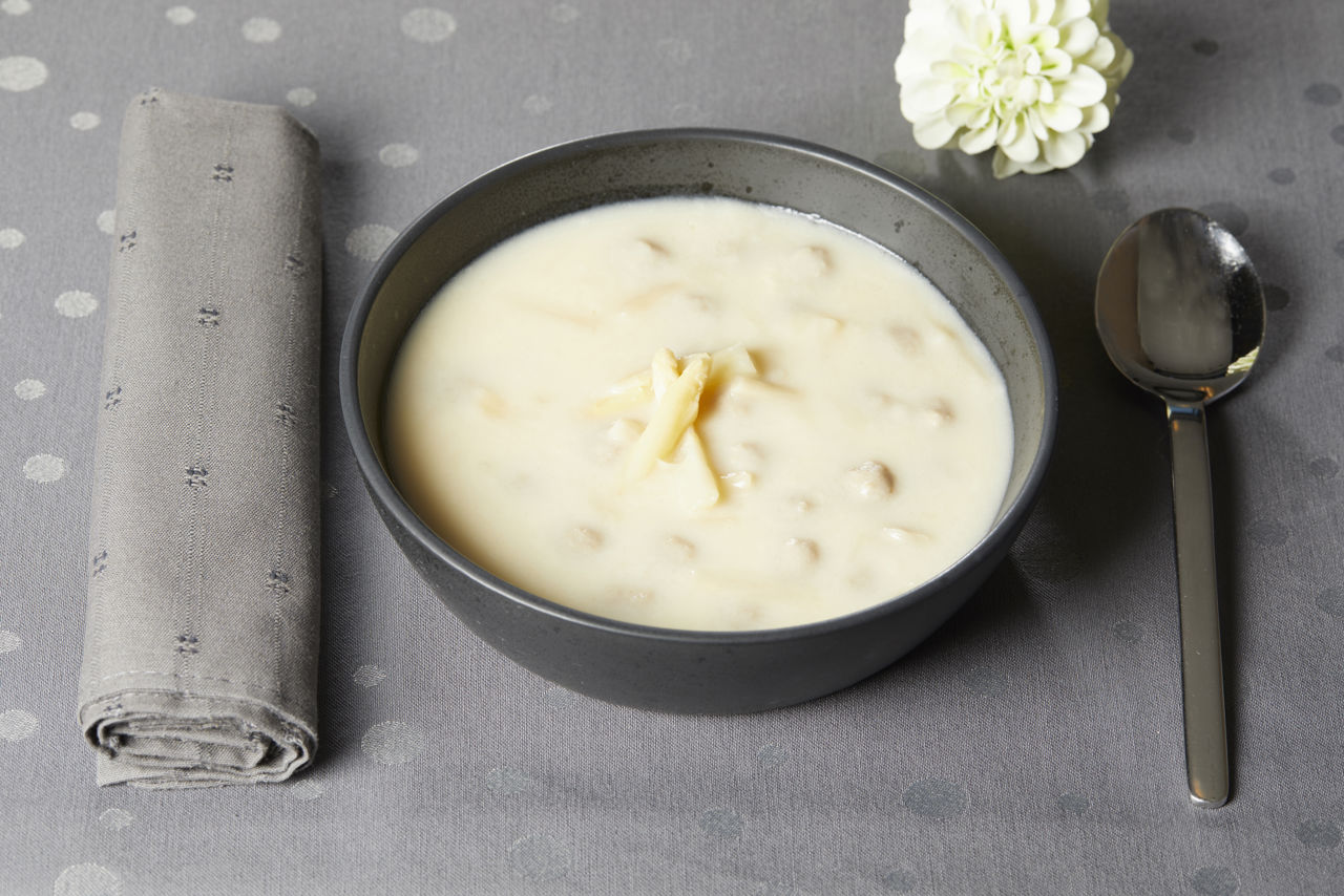 Aspargessuppe med kødboller