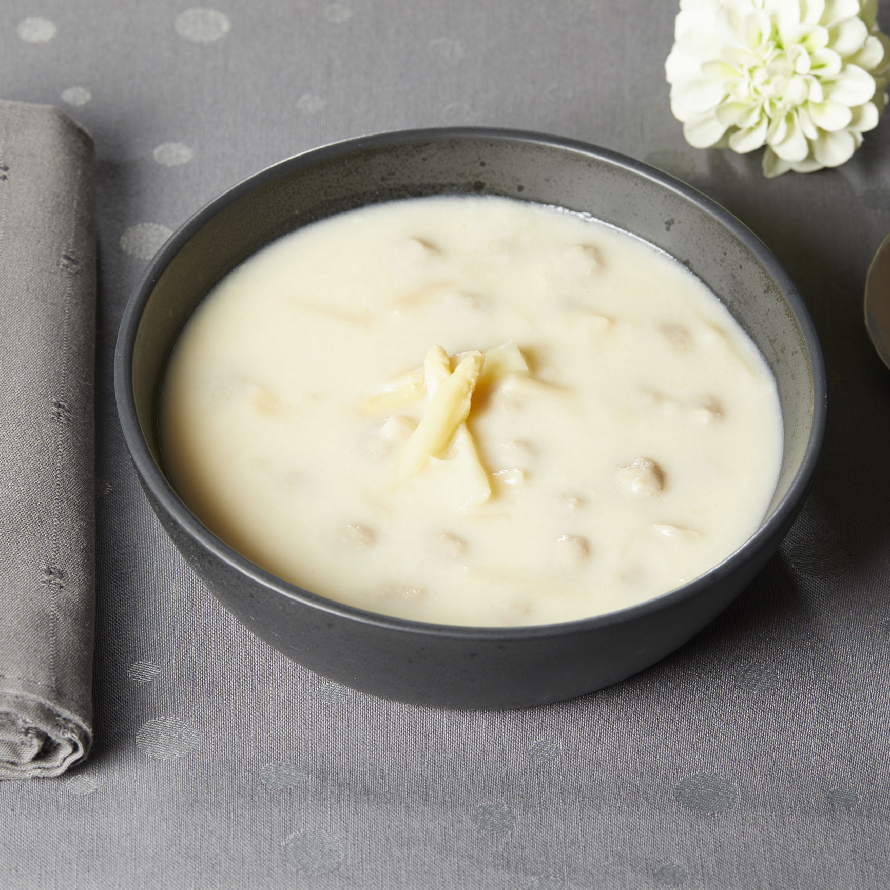 Aspargessuppe med kødboller