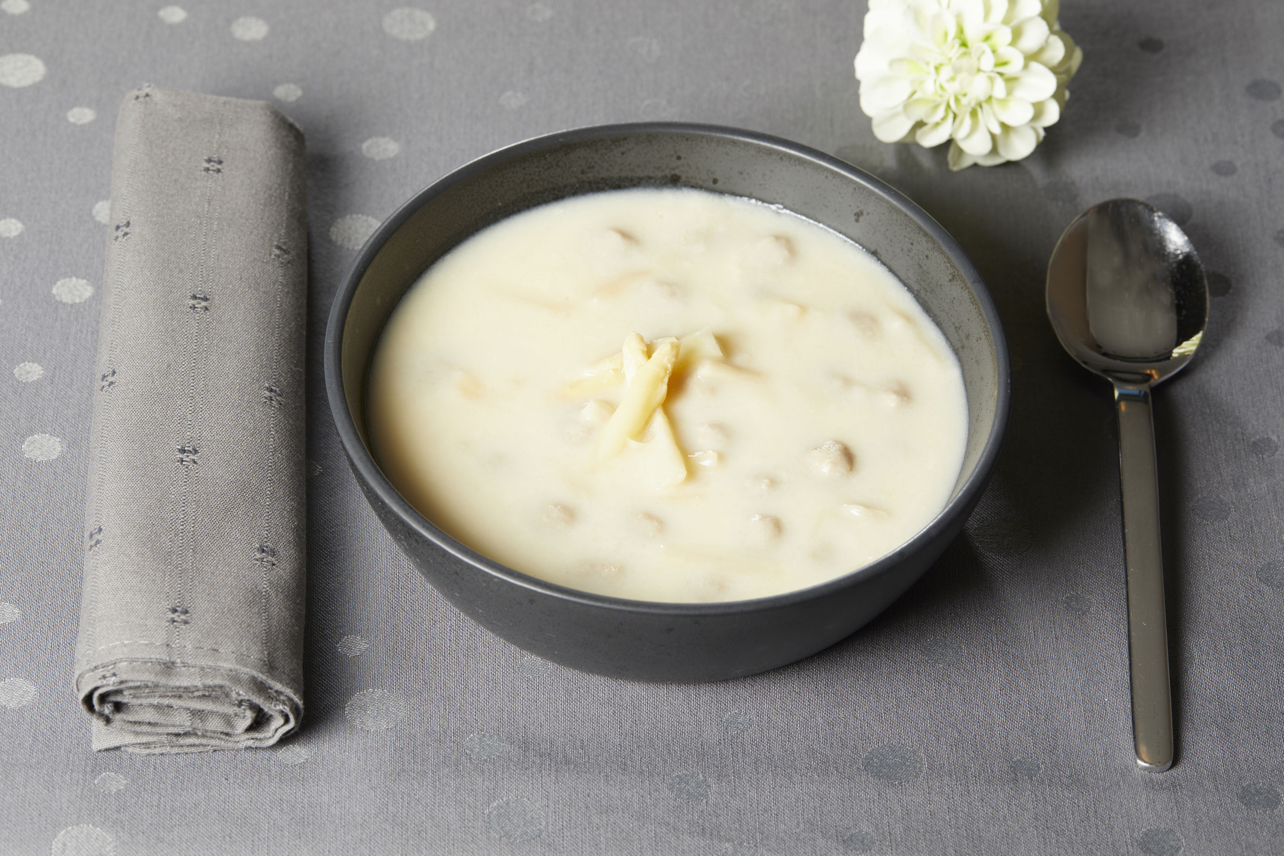 Aspargessuppe med kødboller