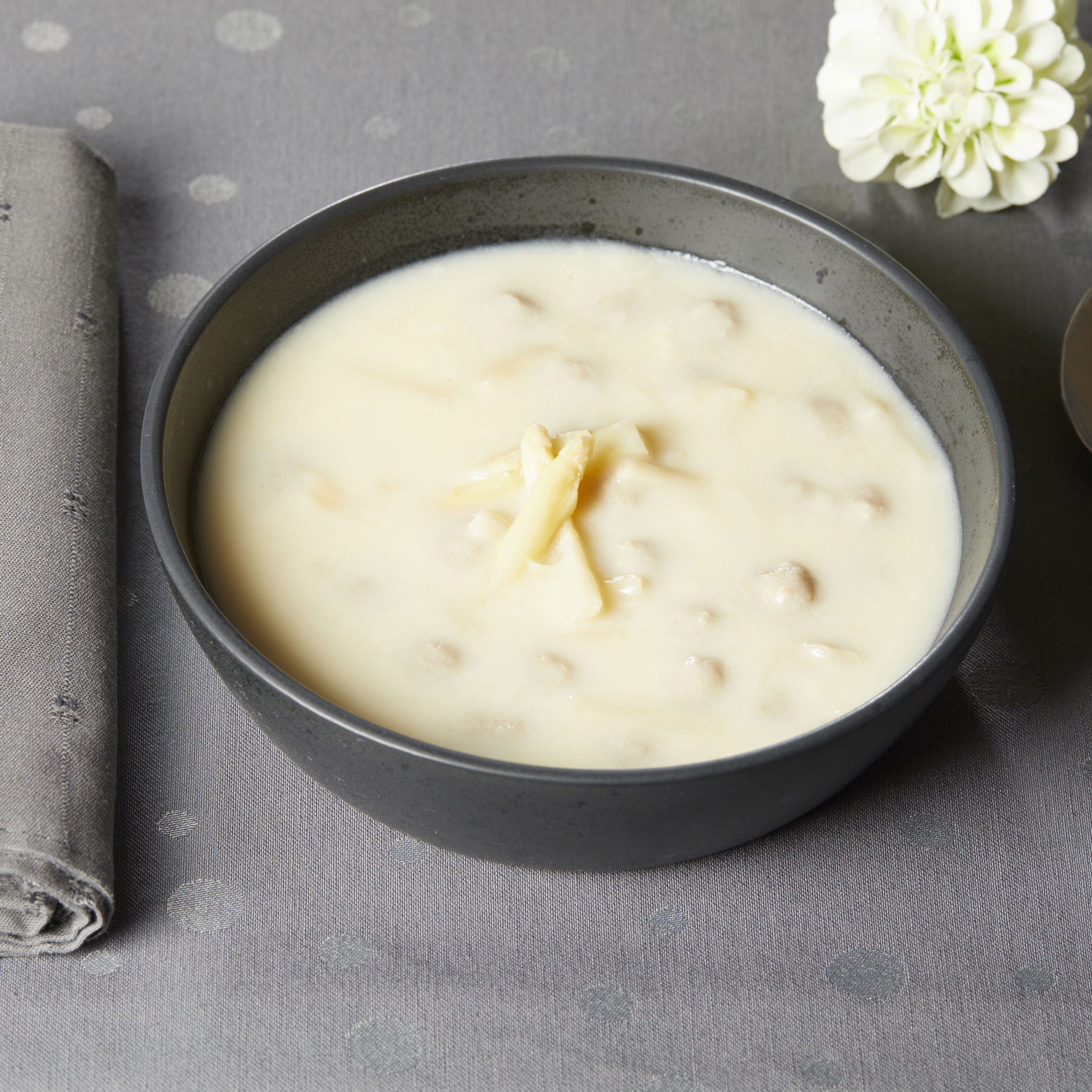 Aspargessuppe med kødboller