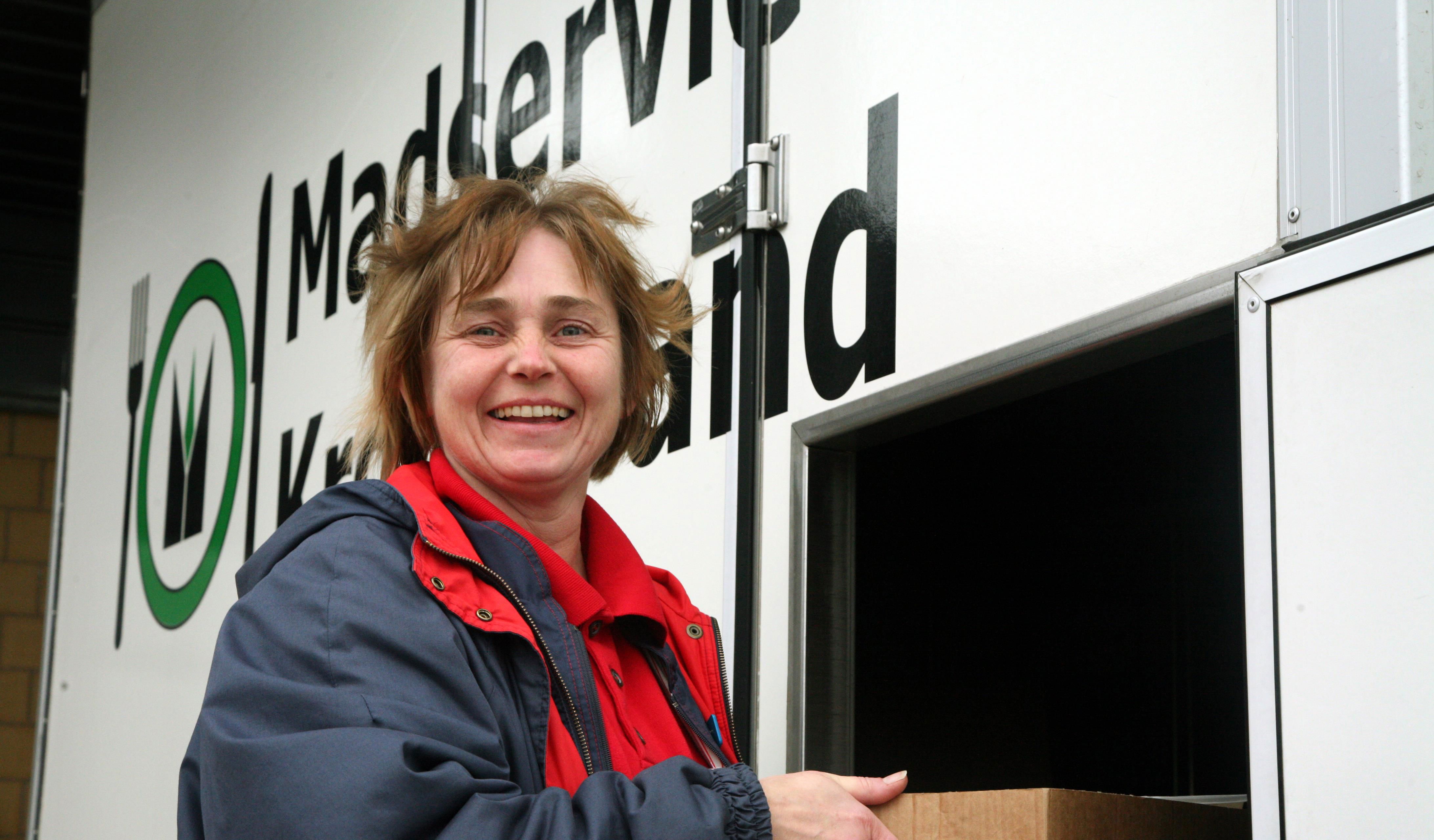 Medarbejder ved kølebil