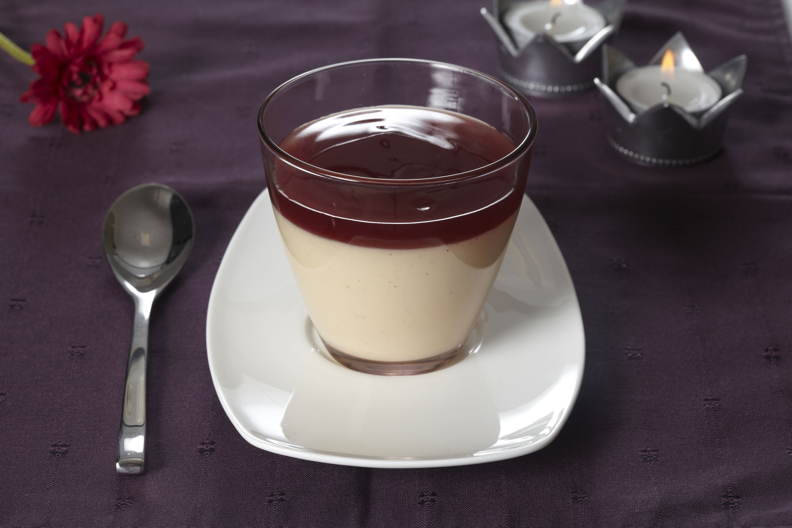 Vaniljebudding med saftsovs