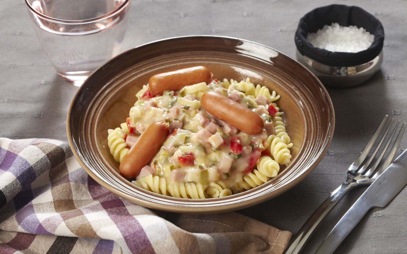 Creme pastaret med pølser og bacon